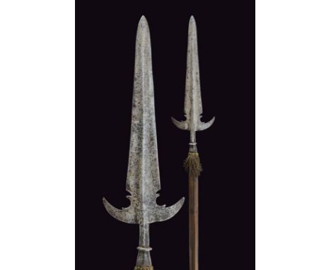 dating: 17th Century provenance: Italy, Iron spearhead with cusp featuring a double-edged blade, ribbed at the centre for mos