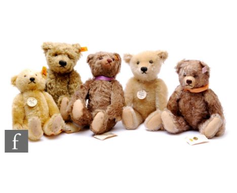 A collection of Steiff teddy bears, comprising 406898 1922 Replica, limited edition 1835 of 5000, 662379 Danbury Mint Bear of