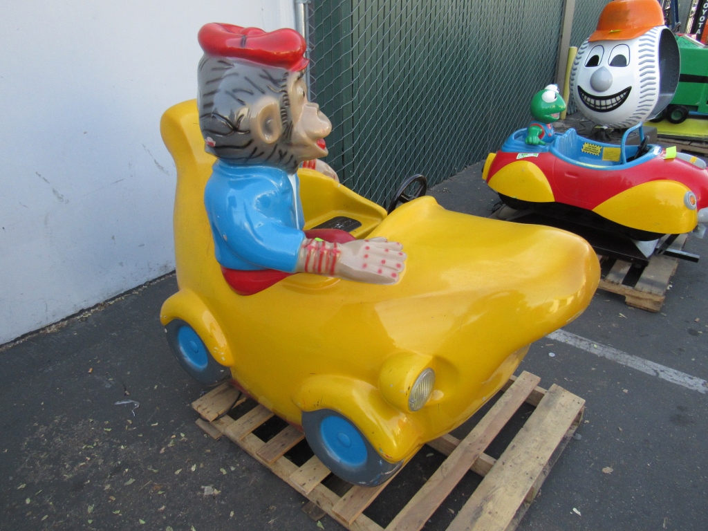 KIDDIE RIDE BANANA CAR & MONKEY RIDE Item is in used condition