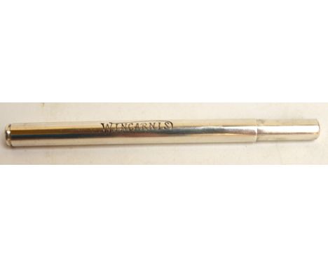 A George V hallmarked silver thermometer case of plain form, engraved "Wincarnis", Sampson Mordan & Co, London 1926, length 1
