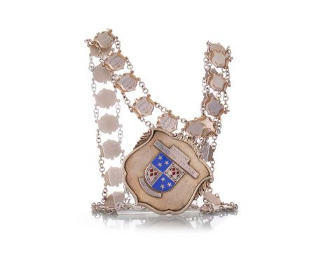 MORAY LICENSED TRADE, SILVER PRESIDENT'S CHAIN OF OFFICE, PADGETT & BRAHAM LTD., LONDON 1968 the shield shaped pendant with e