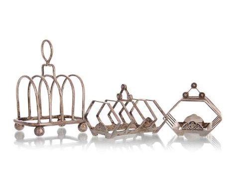 PAIR OF GEORGE V SILVER FIVE BAR TOAST RACKS, DEAKIN & FRANCIS, BIRMINGHAM MARKS  the geometric bars with Celtic knot decorat