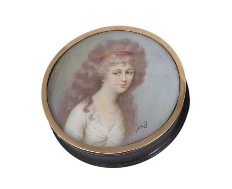 ˜A TORTOISESHELL PORTRAIT BOX, FRENCH, CIRCA 1900 the cover inset with a miniature on ivory of lady in the costume of circa 1