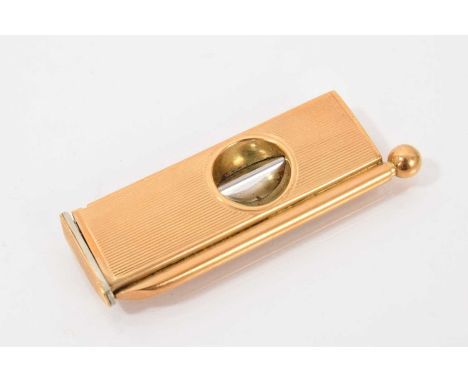 18ct gold cased cigar cutter and piercer (Birmingham 1963), 58mm x 21mm, in an Alfred Dunhill boxWeight 19.2 grams