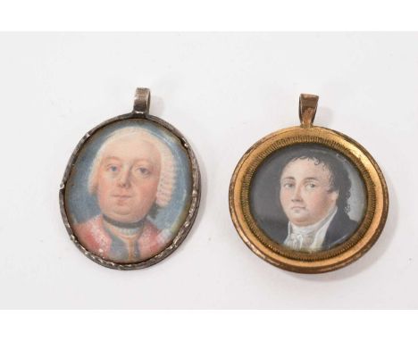 Fine quality mid-18th century portrait miniature of a gentleman, with powdered wig and red coat, oval, 2.5 x 2cm, glazed fram