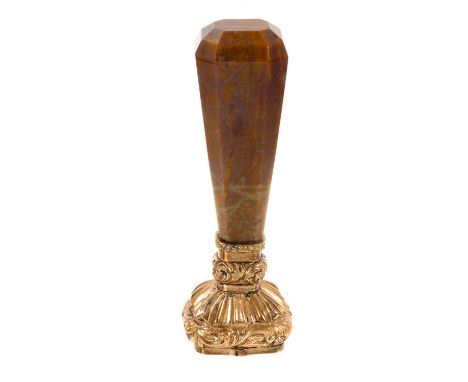 Good quality Regency/early Victorian seal with an armorial intaglio carved citrine in yellow metal mount with a faceted and p