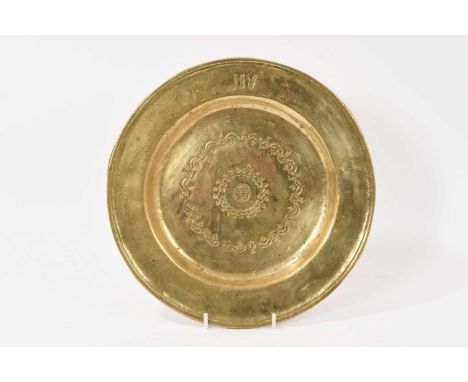 17th century style bronze platter, central coat of arms, stamped HV to rim, 28cm diameter