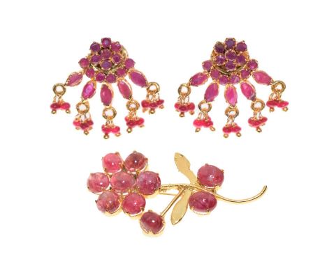 Indian ruby set silver gilt flower brooch and ear studs, 4.3cm long and smaller, 11.5g gross approx