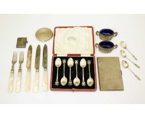Quantity of mixed small silver to include a cased set of six Elizabeth II silver teaspoons, Sheffield 1953, a George VI silve