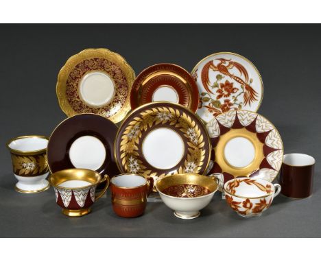 6 Diverse Mokkatassen/UT mit unterschiedlichen ornamentalen und floralen Golddekoren auf weißem/rotbraunem Fond, verschiedene