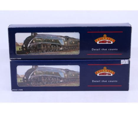 Bachmann: A pair of boxed Bachmann, OO Gauge locomotive and tender, to comprise: A4 2512 Silver Fox LNER Silver Grey, Referen