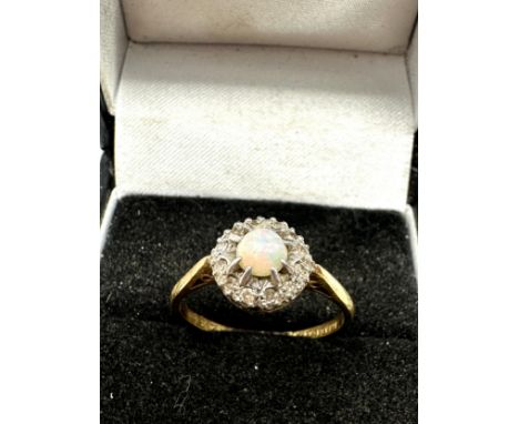 18ct gold vintage opal &amp; diamond  ring (2.9g) 