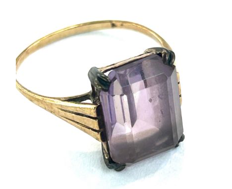 Ladies 9ct gold Amethyst stone set dress ring, ring size approximately R, weight approximately 3.8 grams 