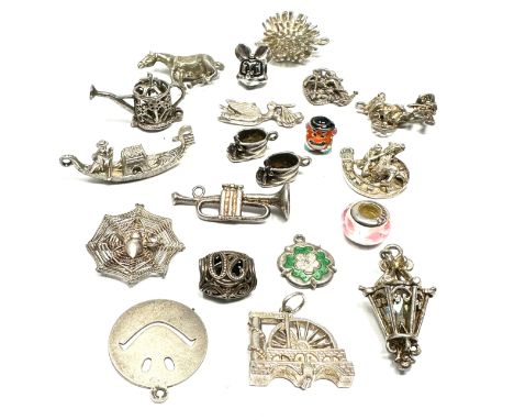 20  vintage silver charms weight 52g 