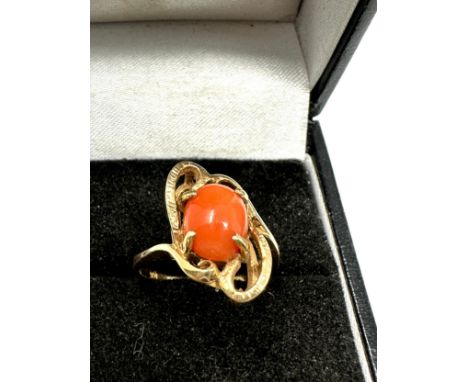 14ct gold vintage coral ring (3g) 