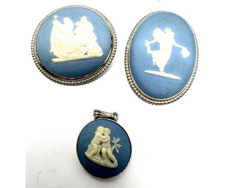 Two Silver Jasperware Brooches And A Pendant By Wedgwood (30g) 