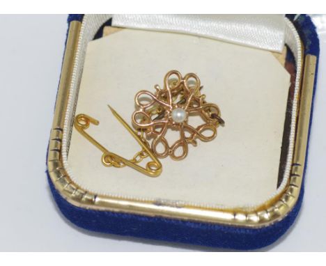 Small 9ct gold and pearl brooch weight: 2.19 grams