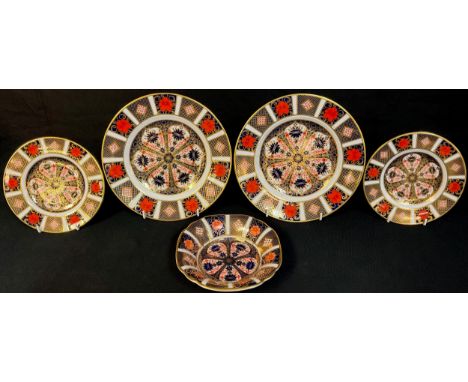 A pair of Royal Crown Derby Imari 1128 pattern side plates, 21.5cm, printed marks, first quality; a pair of 1128 tea plates, 