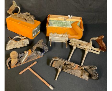 Carpentry Tools - a Stanley router plane, No.71, boxed; a Stanley combination plane, No.50, boxed; another, rebate plane; a R