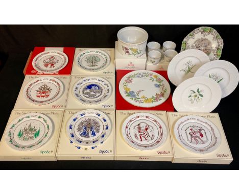 A pair of Spode's Byron sandwich plates; Spode Christmas plates, boxed; a Spode Stafford Flowers pattern soufflé dish and ram