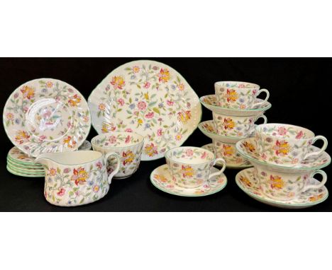 A Minton Haddon Hall pattern part tea service (21 pieces) 