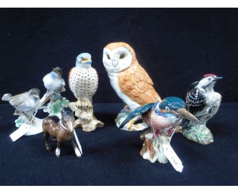 A COLLECTION OF ASSORTED BESWICK AND SIMILAR ANIMAL ORNAMENTS including a Kingfisher