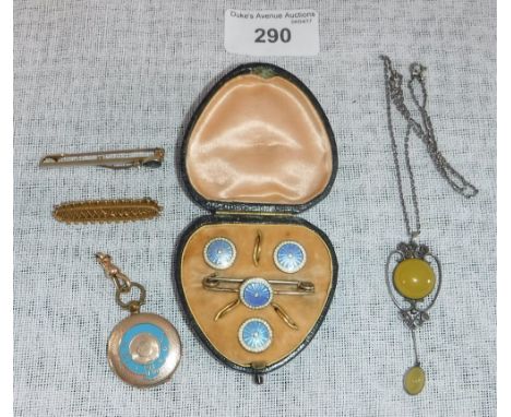 A 15CT YELLOW GOLD BAR BROOCH, a diamond bar brooch and a collection of other items including a cased silver gilt and enamell