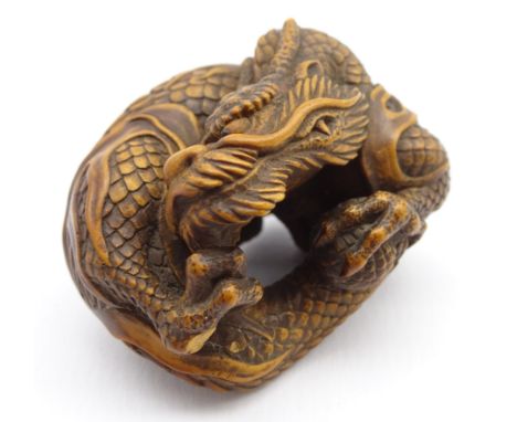 Japanese carved wood netsuke in the form of a dragon with 'Masanao' signature W4cms Condition Report &amp; Further Details Sm