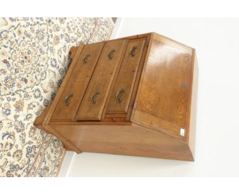 Early 20th century oak fall front bureau, three graduating drawers, bracket feet, W80cm, H100cm, D45cm Condition Report & Fur