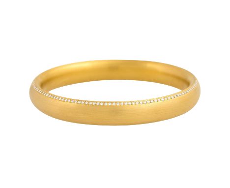   HENRICH &amp; DENZEL Armreif, seitlich gefasste Brillanten zus. ca. 0,52 ct   FW- WEIß/ LR (graviert). GG 18K, 52,5g. Innen