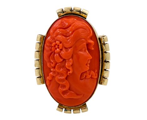  Anhänger mit Korallenkamee,   Damenportrait in feiner Mittelmeerkoralle, gefasst in GG 14K, 21,5 gr, L: ca. 4,3 cm, leichte