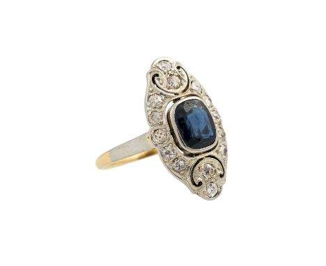   Ring mit Saphir und Altschliffdiamanten   von zus. ca. 0,3 ct, mittlere Farbe u. Reinheit, GG/WG 14K, 3.4 gr, RW: 51, 1. Hä