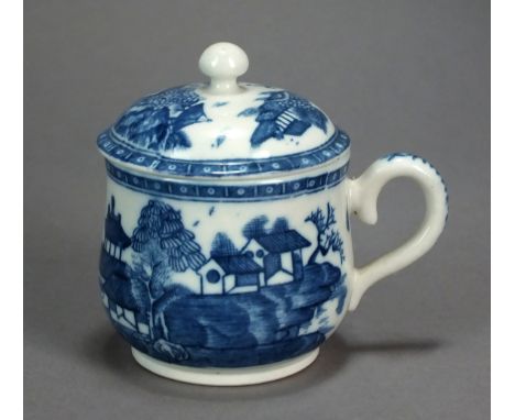A Caughley porcelain custard cup and cover transfer-printed with the Cottage pattern, circa 1780-85, S mark, 7.5cm high (smal