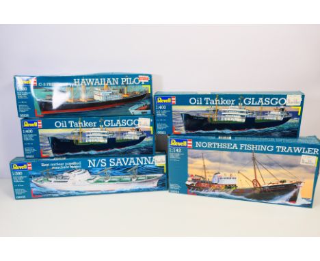 Revell - Five boxed plastic model ship kits in various scales. Lot includes Revell #05236 1:380 C-3 Freighter 'Hawaiian Pilot