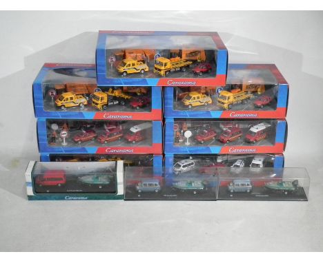 Cararama - A group of 10 boxed diecast models of various scale. Lot includes Ford Transit Mini Bus, 2001 Volkswagen Microbus,
