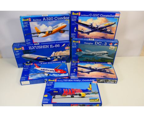 Revell - Seven boxed Revell plastic commercial aircraft model kits in 1:144 scale. Lot includes #04272 Airbus A320 Edelweiss 