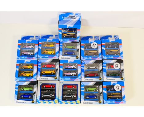 Cararama - Automaxx - A group boxed of 16 diecast 1:72 scale models cars. Lot includes Range Rovers 2003 and Land Rover Serie