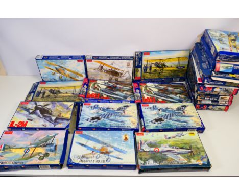 Roden - Toko - 22 plastic military aircraft model kits in 1:72 scale. Lot includes Roden #45 WW1 RAF SE.5a; Toko #132 IL-2M F