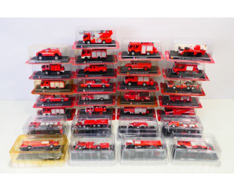 Del Prado - A group of 29 bubble packed Del Prado Fire Brigade models and appliances in various scales. Lot includes 1990 Lie