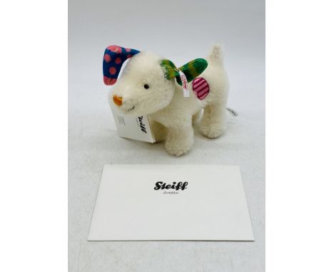 A Steiff limited edition "The Snowdog" by Raymond Briggs with certificate (No 827 of 1,500) - 16cm height