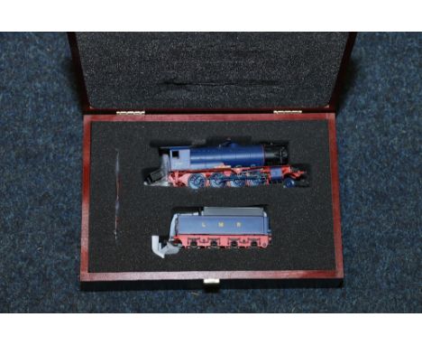 Bachmann Branch-line 2-8-0 Sir Guy Williams locomotive and tender 400 LMR (Longmoor Military Railway) blue boxed.