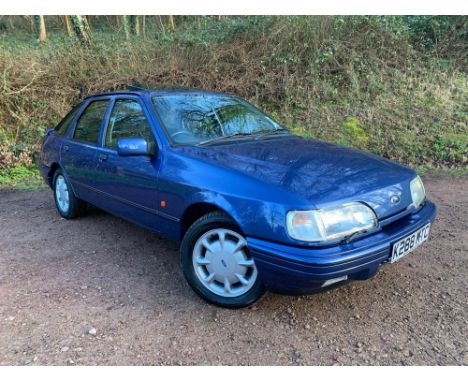 With less than 31,500 miles from new, this final production year Sierra XR4x4 has the largest engine of them all and offers a