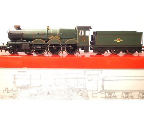 Hornby R2736 Castle Class locomotive, Bristol Castle 7013, Green Late Crest, excellent condition, box with wear. P&amp;P Grou