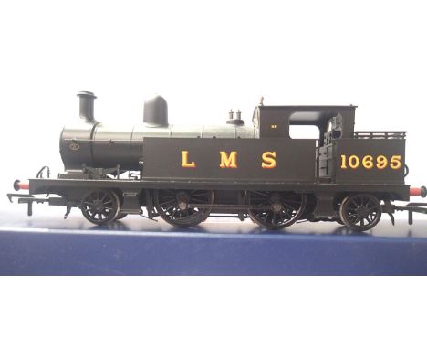 Bachmann 31-165, LY 2.4.2 tank LMS Black 10695. In very good to excellent condition, box has wear. P&amp;P Group 1 (£14+VAT f