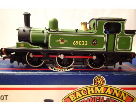 Bachmann 31-051 class J72 locomotive BR Green, Late Crest 69023, excellent condition, box with wear. P&amp;P Group 1 (£14+VAT