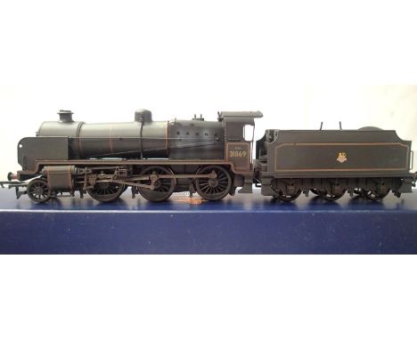 Bachmann 32-165DC N Class 31869, Black Early Crest, weathered, excellent condition, box with wear. P&amp;P Group 1 (£14+VAT f