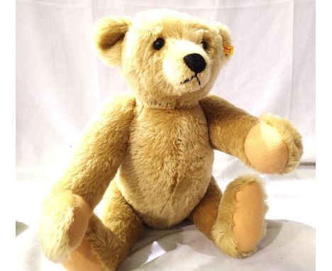 Steiff blonde bear, H: 50 cm, jointed with growler, excellent condition. P&amp;P Group 1 (£14+VAT for the first lot and £1+VA