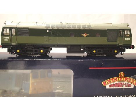Bachmann 32-405 class 25 diesel D7646, BR Two Tone Green, excellent condition, box with wear. P&amp;P Group 1 (£14+VAT for th