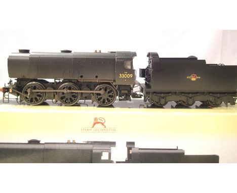 Hornby R2344 class Q1 locomotive 33009, Black Late Crest, weathered, excellent condition (one tender detached but present) bo