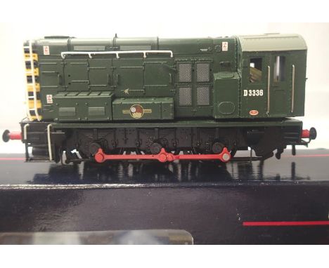 Bachmann 32-112, class 08 diesel, green, Late Crest D3336. In good condition, body loose on chassis, missing steps/ hand rail